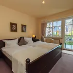 Ferienresidenz Brauneberger Hof Aparthotel 4*