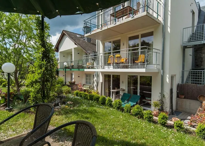 Ferienresidenz Brauneberger Hof מלון דירות 4*